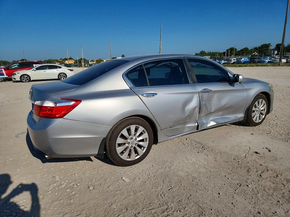 Photo 3 from auction – 2015 HONDA ACCORD with VIN 1HGCR2F87FA126890