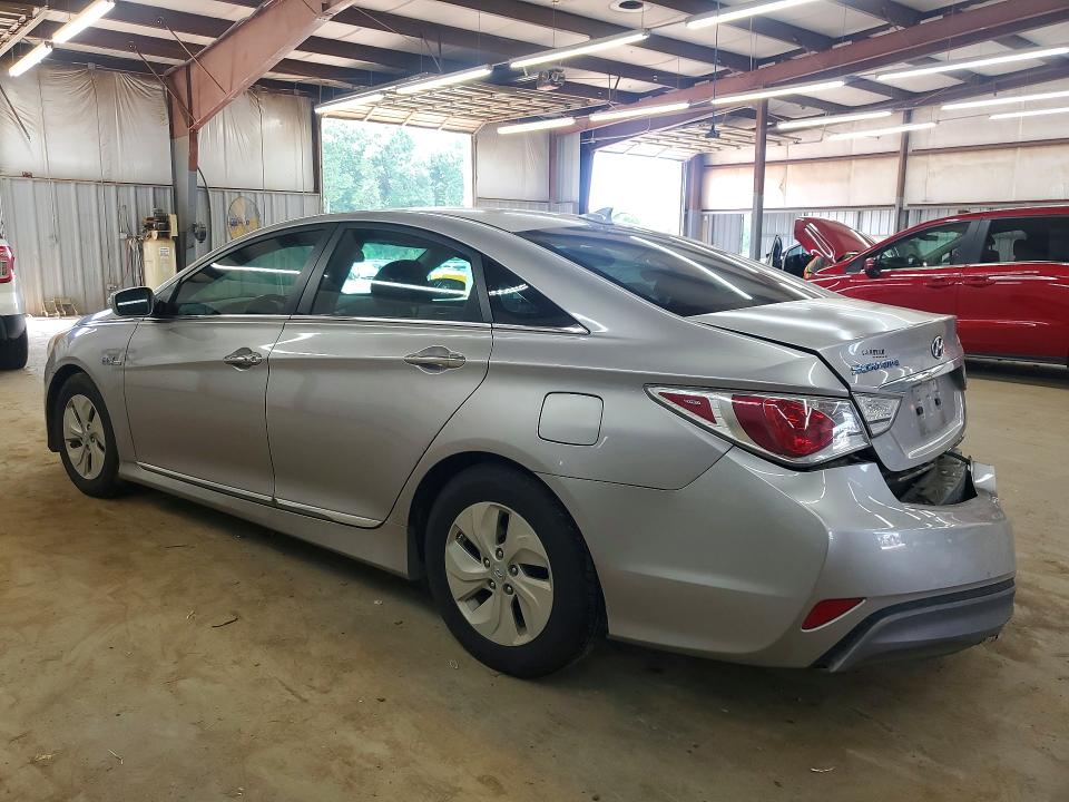 Photo 2 from auction – 2013 HYUNDAI SONATA with VIN KMHEC4A44DA088679