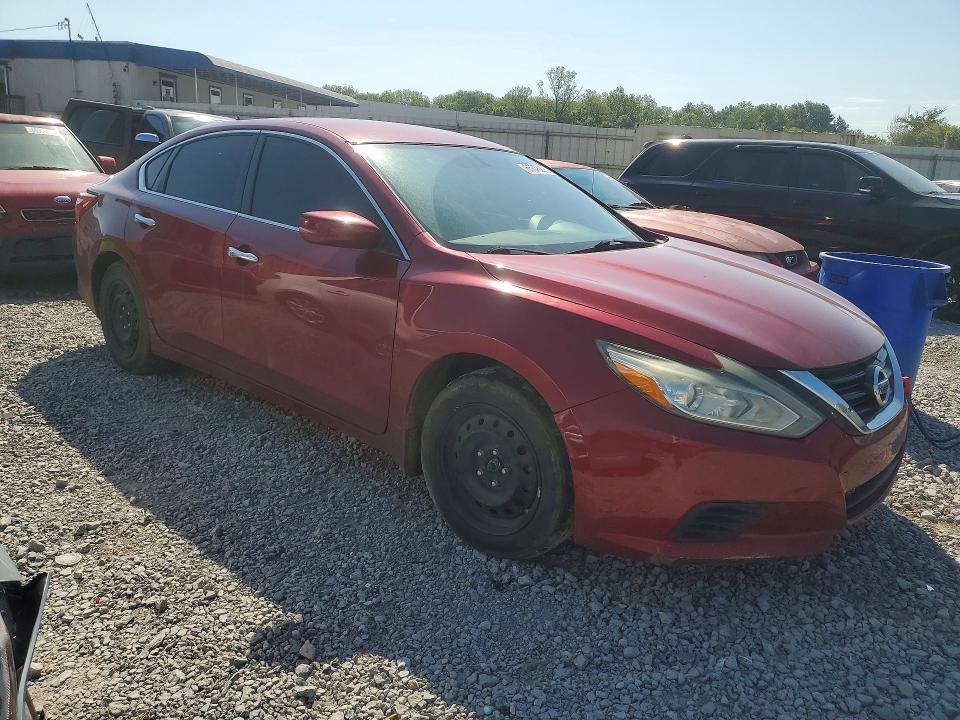 Снимка 4 от търг – 2017 NISSAN ALTIMA с VIN 1N4AL3AP1HC492496