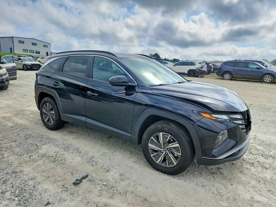 Photo 4 from auction – 2023 HYUNDAI TUCSON with VIN KM8JBCA19PU110017