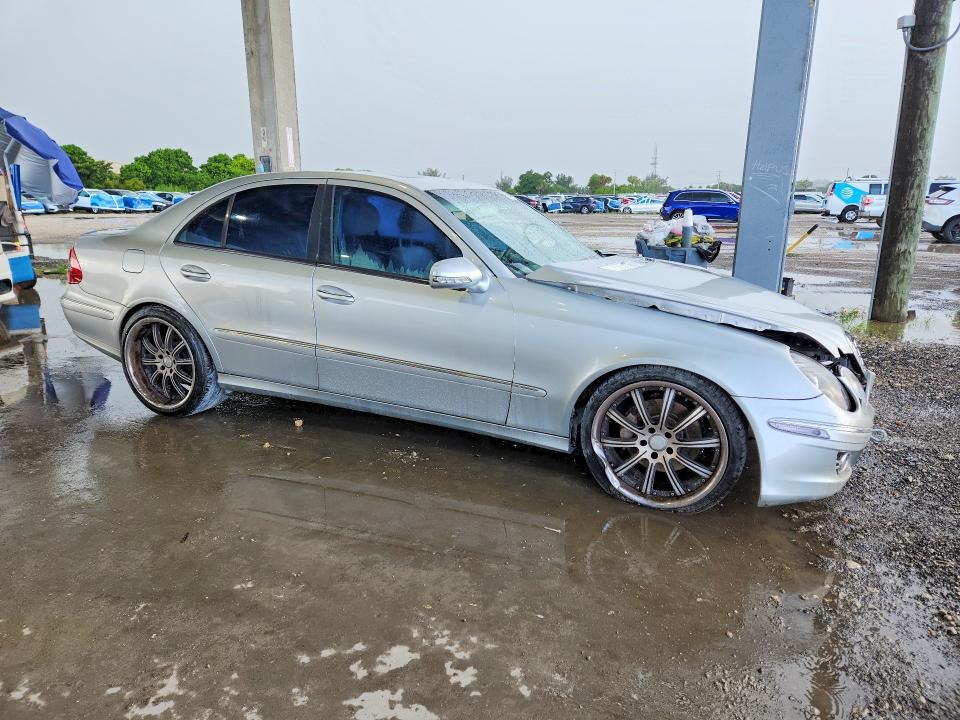 Zdjęcie 4 z aukcji – 2007 MERCEDES-BENZ E z VIN WDBUF56X07A989941