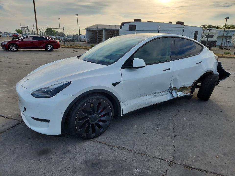 Фото 1 с аукциона – 2021 TESLA MODEL Y с VIN 5YJYGDEF2MF137015
