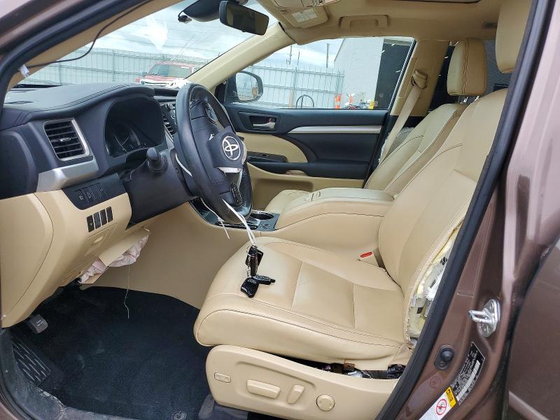 Photo 7 from auction – 2018 TOYOTA HIGHLANDER with VIN 5TDJZRFH8JS875059