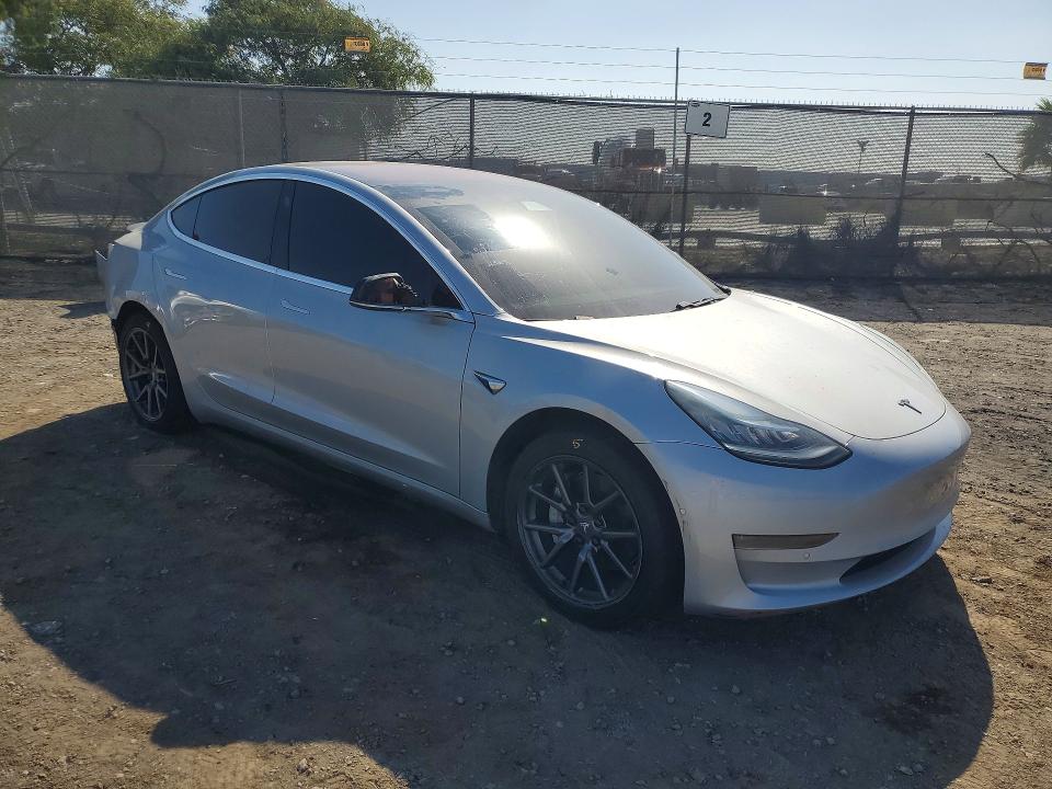 Photo 4 from auction – 2018 TESLA MODEL 3 with VIN 5YJ3E1EA9JF162539