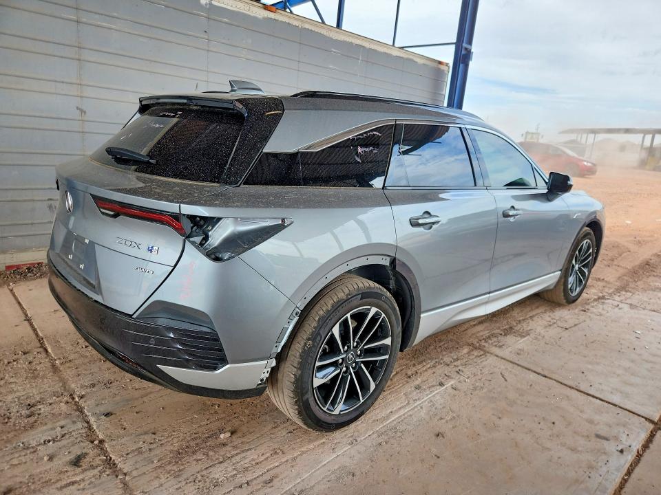 Снимка 3 от търг – 2024 ACURA ZDX с VIN 4W5KHNRL0RZ508038