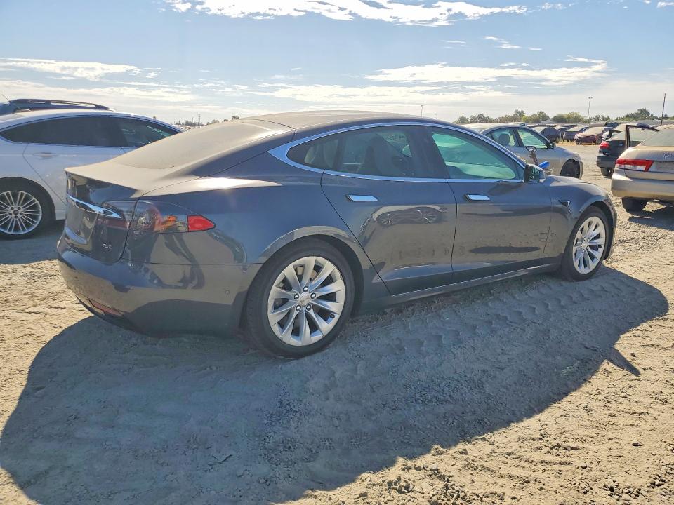 Photo 3 from auction – 2019 TESLA MODEL S with VIN 5YJSA1E23KF302151