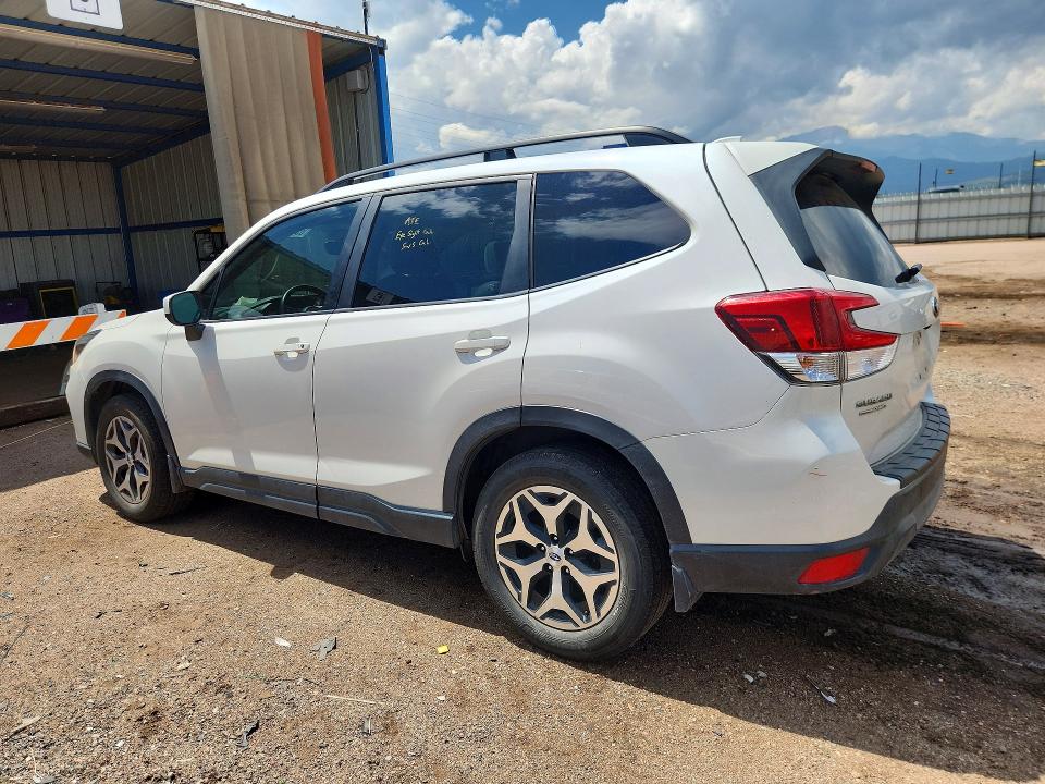 Photo 2 from auction – 2020 SUBARU FORESTER with VIN JF2SKAGC9LH467059