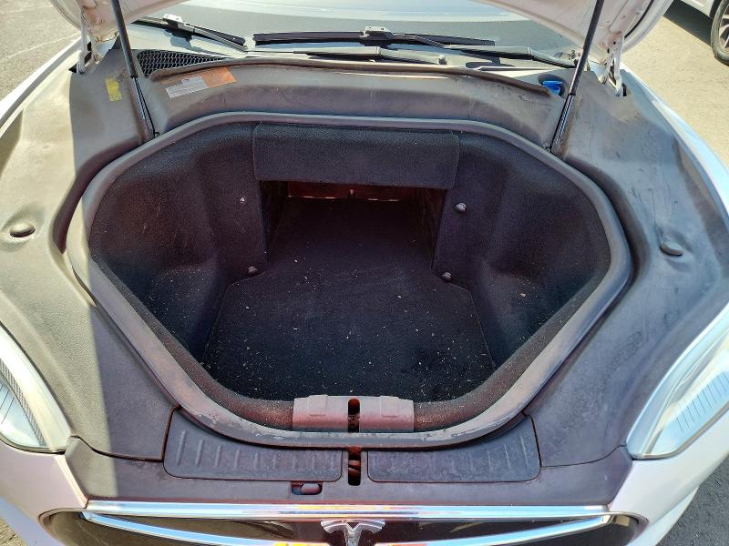 Фото 11 с аукциона – 2013 TESLA MODEL S с VIN 5YJSA1DP2DFP16408
