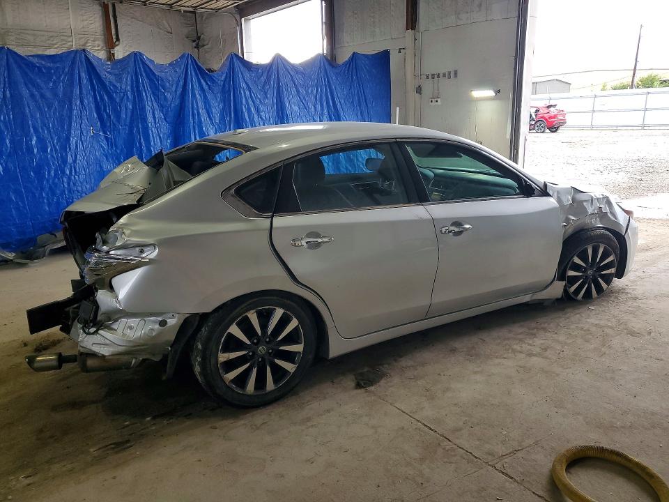 Photo 3 from auction – 2017 NISSAN ALTIMA with VIN 1N4AL3AP9HC171337