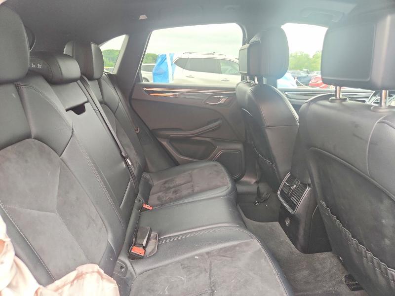 Photo 11 from auction – 2017 PORSCHE MACAN with VIN WP1AA2A56HLB01043