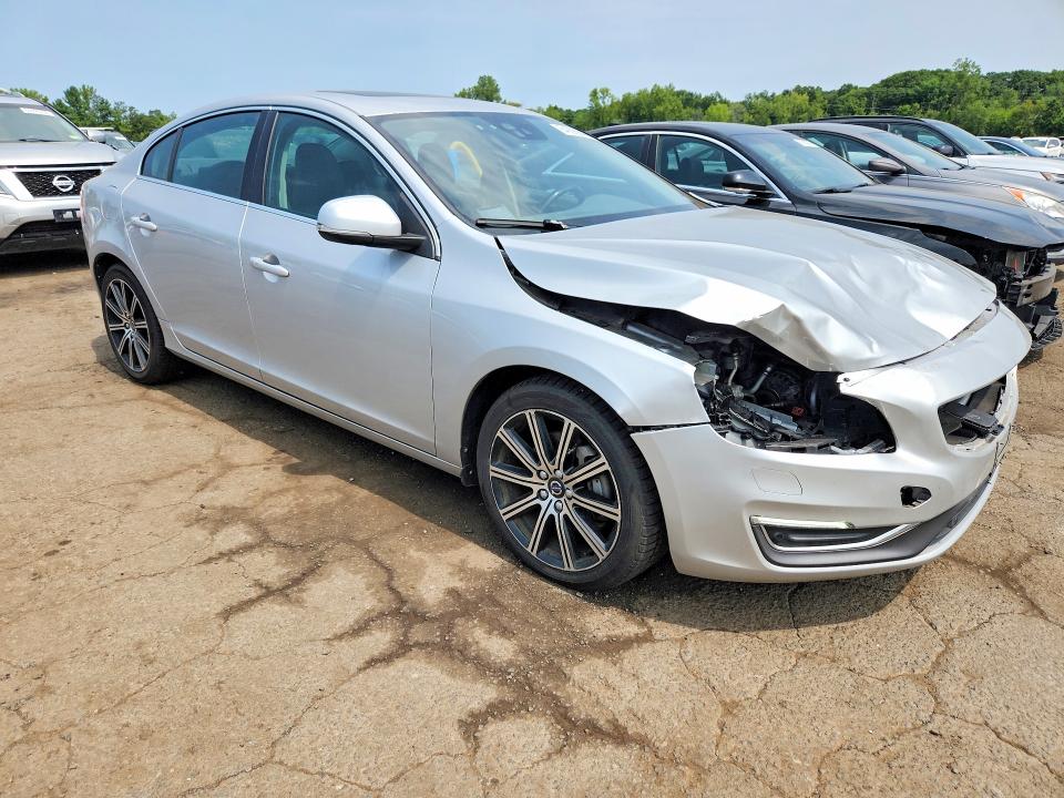 Photo 4 from auction – 2017 VOLVO S60 with VIN LYV402TM2HB126709