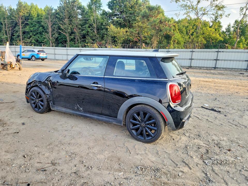 Photo 2 from auction – 2016 MINI COOPER with VIN WMWXP7C52G2C60537