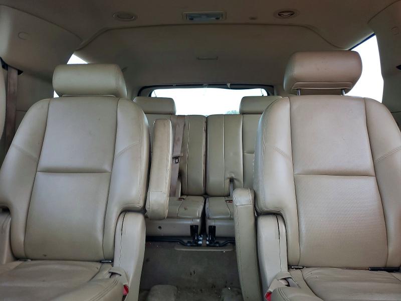 Photo 10 from auction – 2010 CHEVROLET SUBURBAN with VIN 1GNUCKE02AR134364