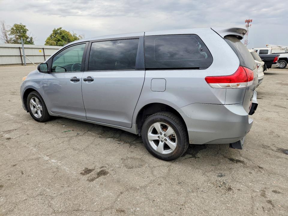 Photo 2 from auction – 2011 TOYOTA SIENNA with VIN 5TDKA3DCXBS008019