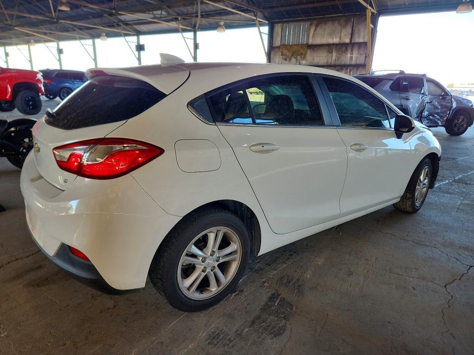 Photo 3 from auction – 2018 CHEVROLET CRUZE with VIN 3G1BE6SM4JS641362