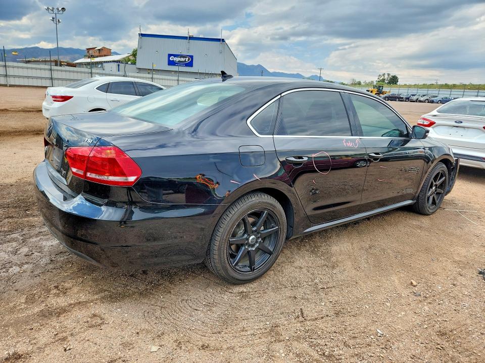 Photo 3 from auction – 2014 VOLKSWAGEN PASSAT with VIN 1VWAT7A39EC059256
