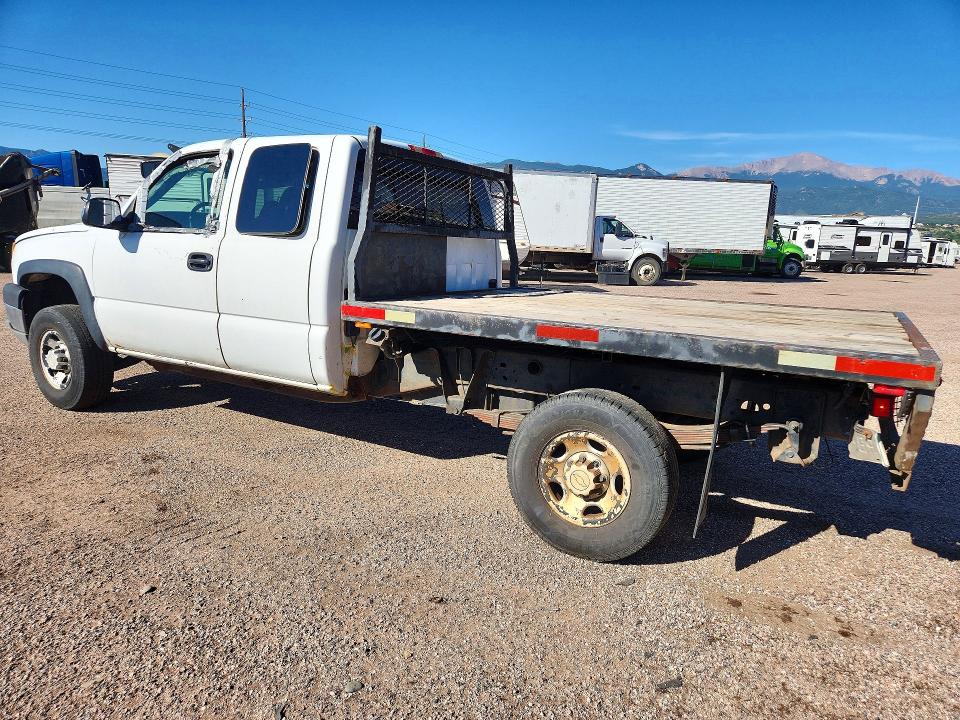 Photo 2 from auction – 2005 CHEVROLET SILVERADO with VIN 1GCHK29U45E111353