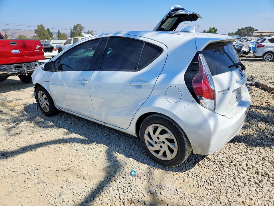 Photo 2 from auction – 2015 TOYOTA PRIUS C with VIN JTDKDTB34F1578014