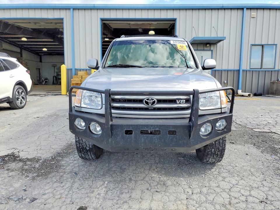 Photo 5 from auction – 2001 TOYOTA SEQUOIA with VIN 5TDBT48A31S035490
