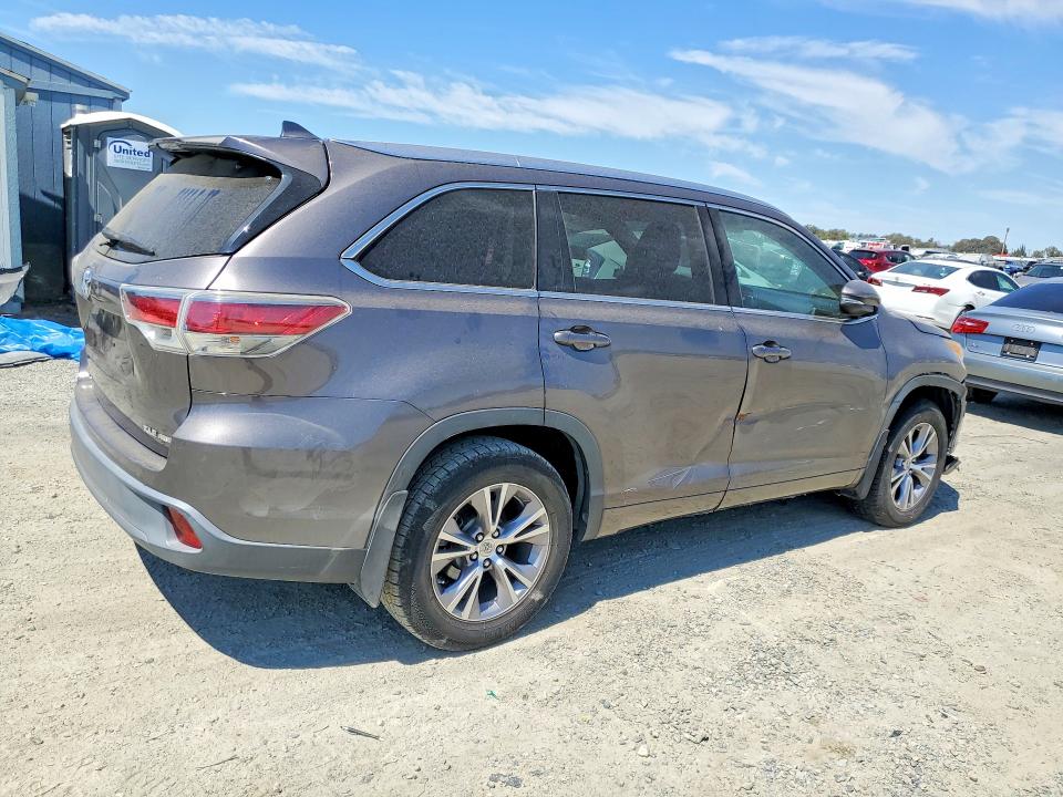 Photo 3 from auction – 2014 TOYOTA HIGHLANDER with VIN 5TDJKRFH1ES062866