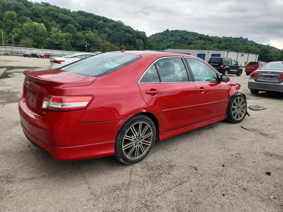 Снимка 3 от търг – 2011 TOYOTA CAMRY с VIN 4T1BF3EK1BU672644