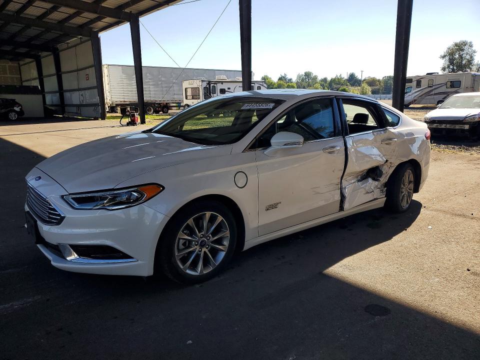 FORD FUSION 2018 with VIN 3FA6P0PUXJR260900 - Photo from auction