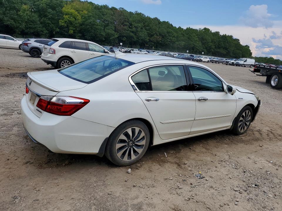 Photo 3 from auction – 2014 HONDA ACCORD with VIN 1HGCR6F5XEA005749