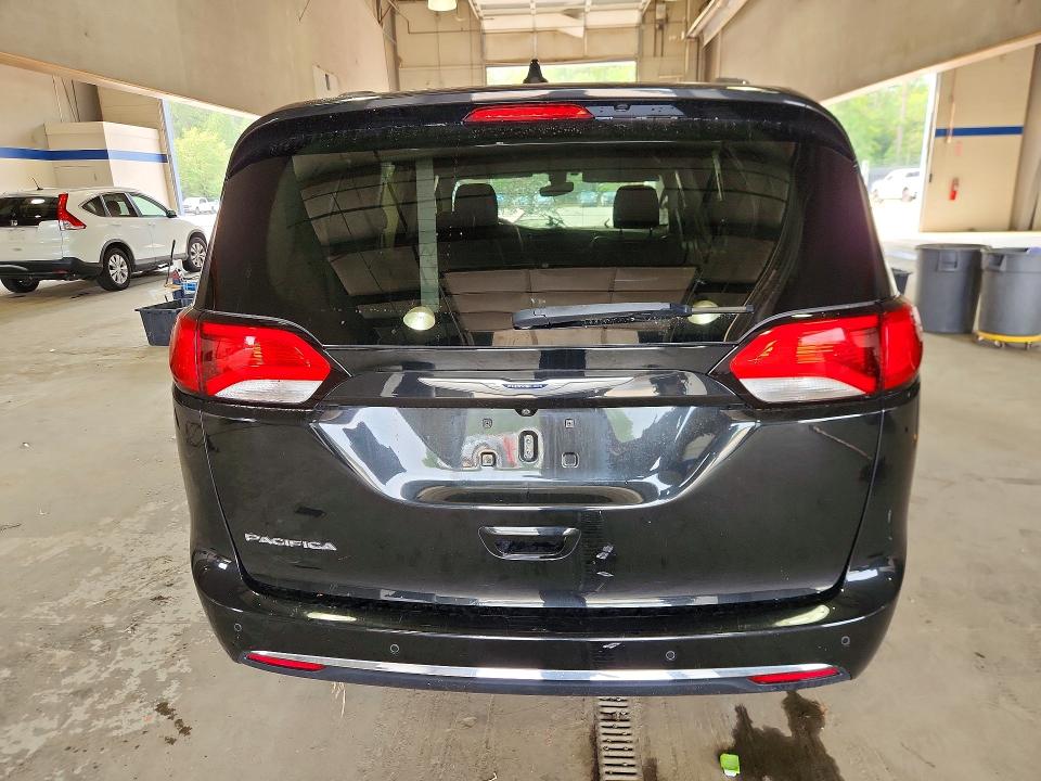 Photo 6 from auction – 2020 CHRYSLER PACIFICA with VIN 2C4RC1EG8LR102988