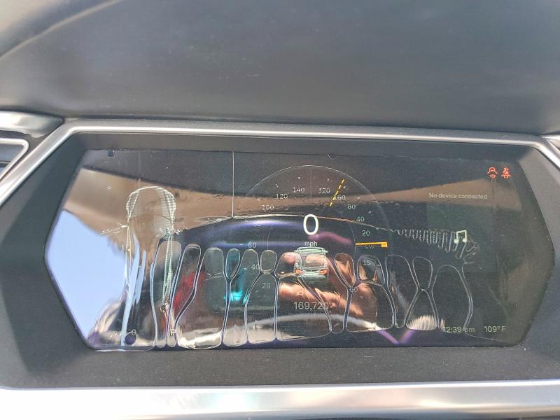 Photo 9 from auction – 2014 TESLA MODEL S with VIN 5YJSA1H11EFP30694
