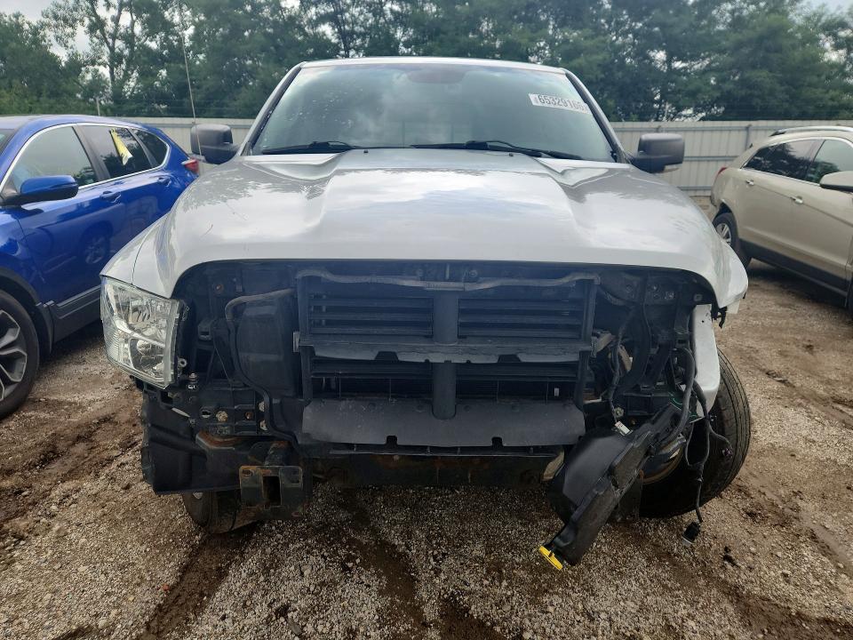 Photo 5 from auction – 2016 RAM 1500 with VIN 1C6RR7TT3GS104290