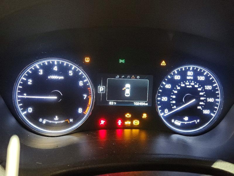 Photo 9 from auction – 2015 HYUNDAI GENESIS with VIN KMHGN4JEXFU014633