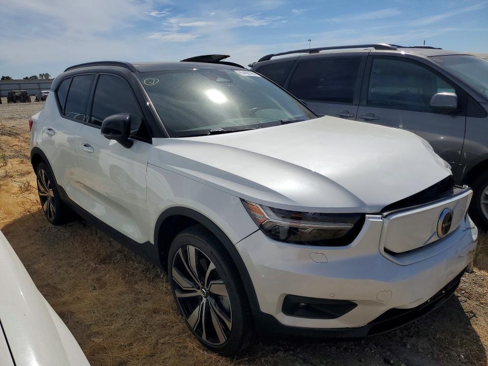 Photo 4 from auction – 2021 VOLVO XC40 with VIN YV4ED3UR5M2583953
