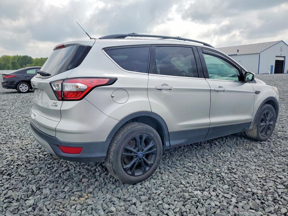 Photo 3 from auction – 2017 FORD ESCAPE with VIN 1FMCU9GD1HUD06686