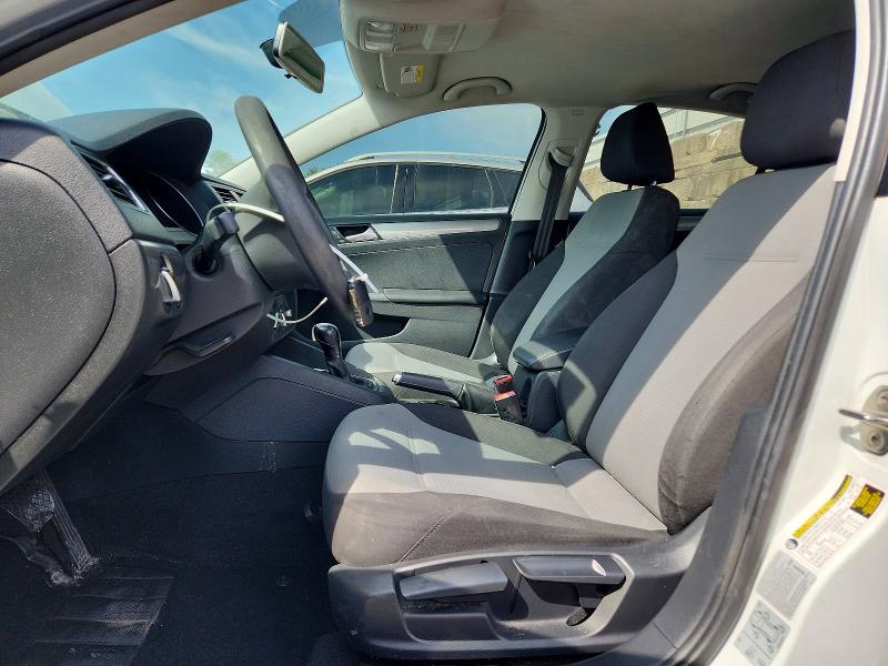 Photo 7 from auction – 2017 VOLKSWAGEN JETTA with VIN 3VW2B7AJ3HM403494
