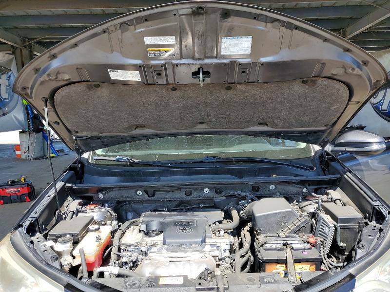 Photo 11 from auction – 2017 TOYOTA RAV4 with VIN JTMWFREV0HJ101367