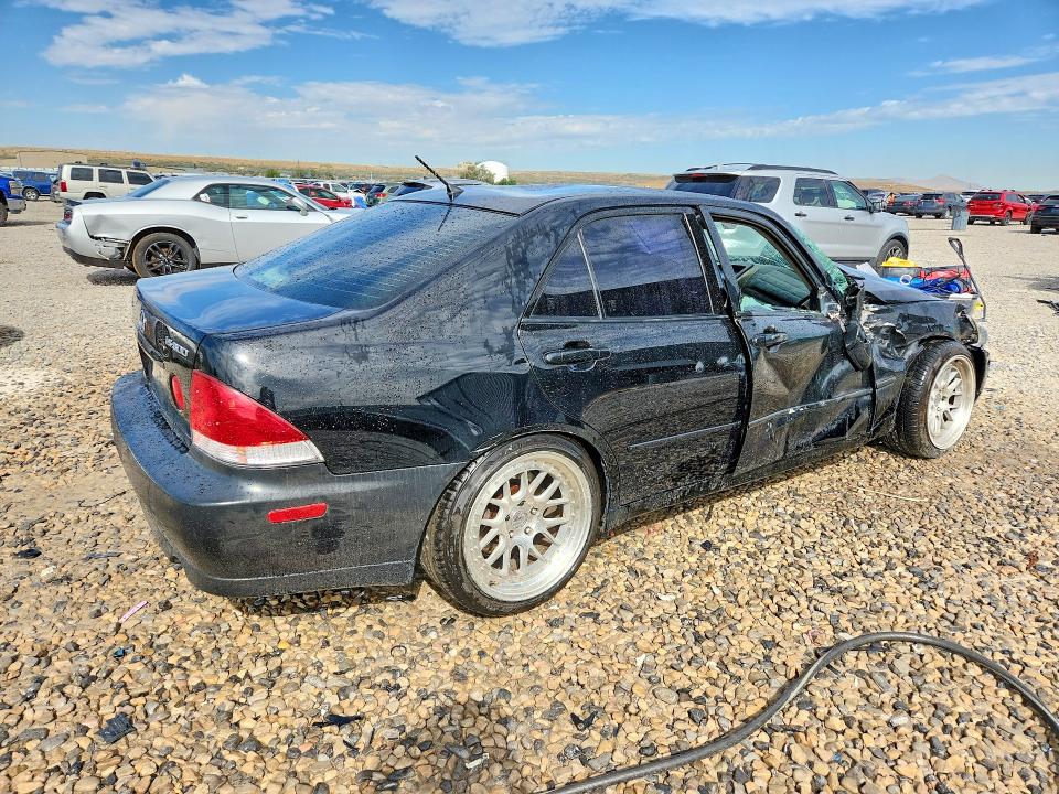Photo 3 from auction – 2001 LEXUS IS with VIN JTHBD182410001080