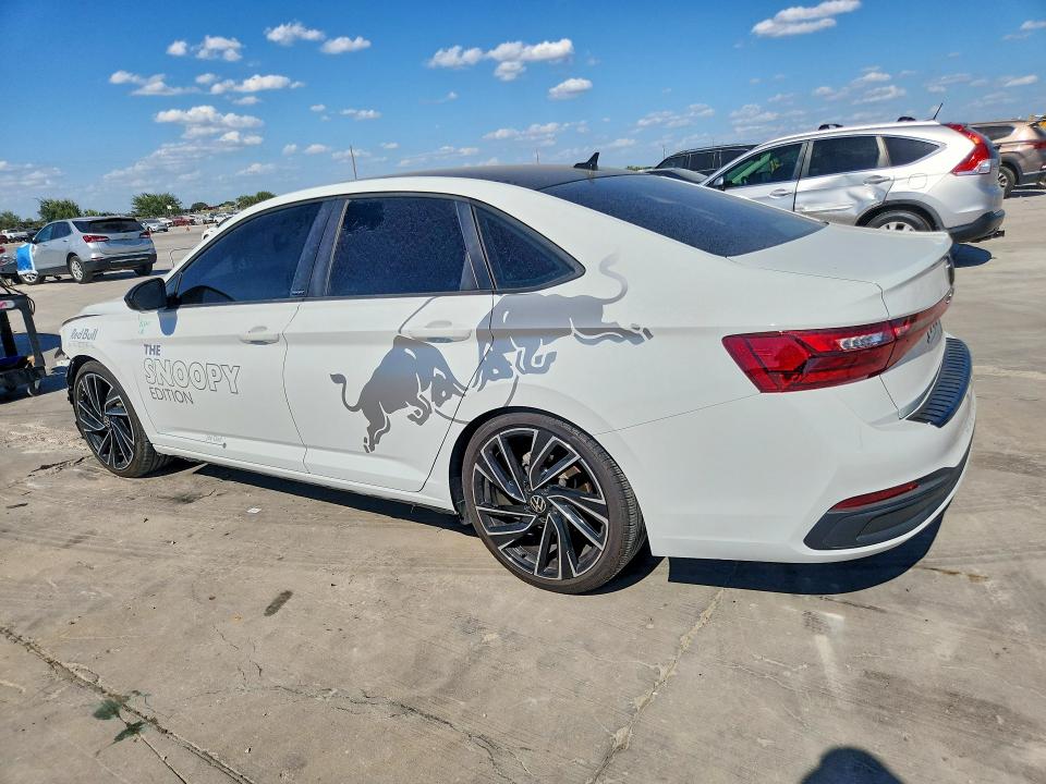 Снимка 2 от търг – 2025 VOLKSWAGEN JETTA с VIN 3VWBX7BU2SM104158