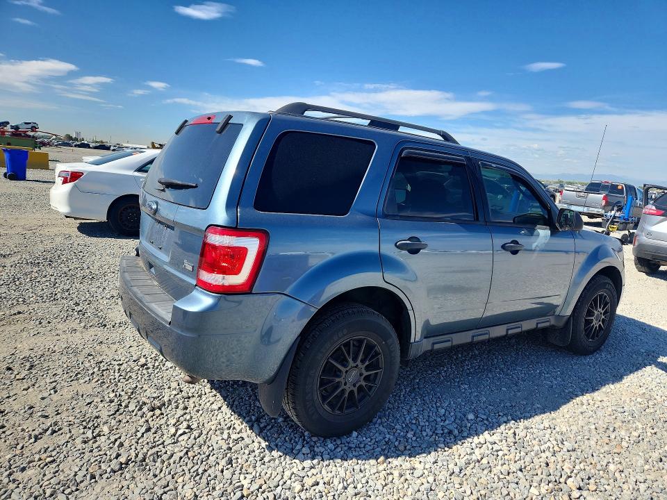 Photo 3 from auction – 2011 FORD ESCAPE with VIN 1FMCU9DG4BKC51653