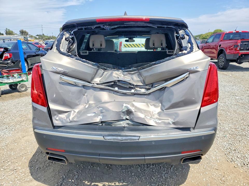Photo 6 from auction – 2017 CADILLAC XT5 with VIN 1GYKNBRS4HZ262471