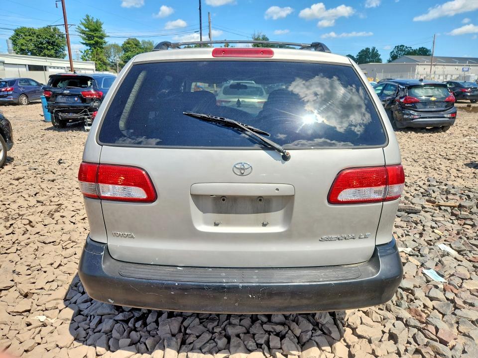 Photo 6 from auction – 2001 TOYOTA SIENNA with VIN 4T3ZF13C51U326648