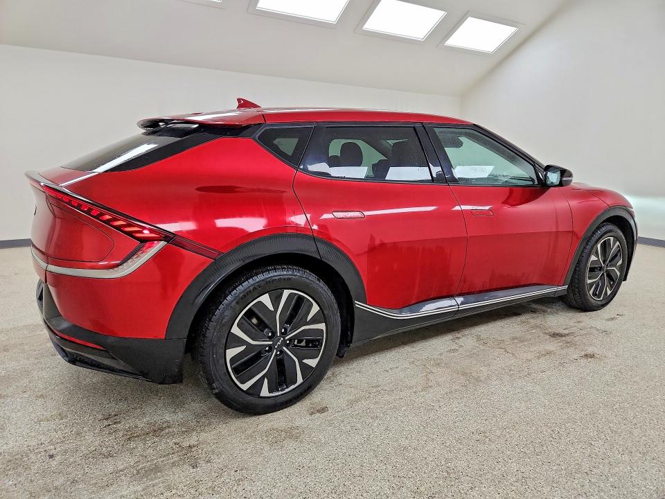 Photo 3 from auction – 2023 KIA EV6 with VIN KNDC34LA5P5604396