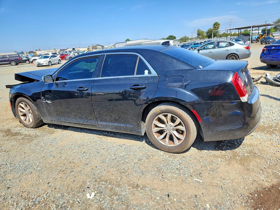 Photo 2 from auction – 2015 CHRYSLER 300 with VIN 2C3CCAAG9FH921759