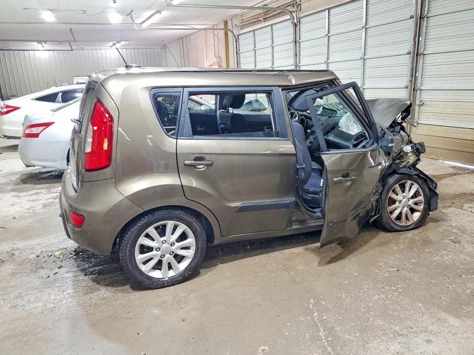 Photo 3 from auction – 2012 KIA SOUL with VIN KNDJT2A66C7377616