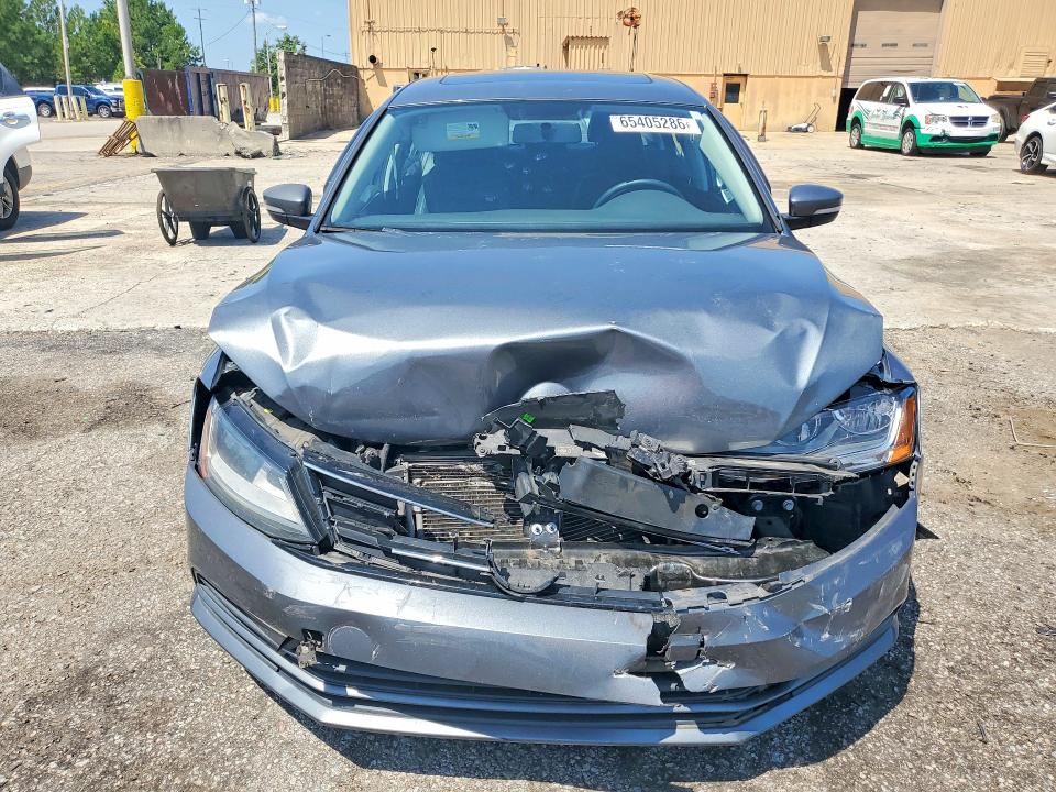 Photo 5 from auction – 2017 VOLKSWAGEN JETTA with VIN 3VWDB7AJ9HM202613