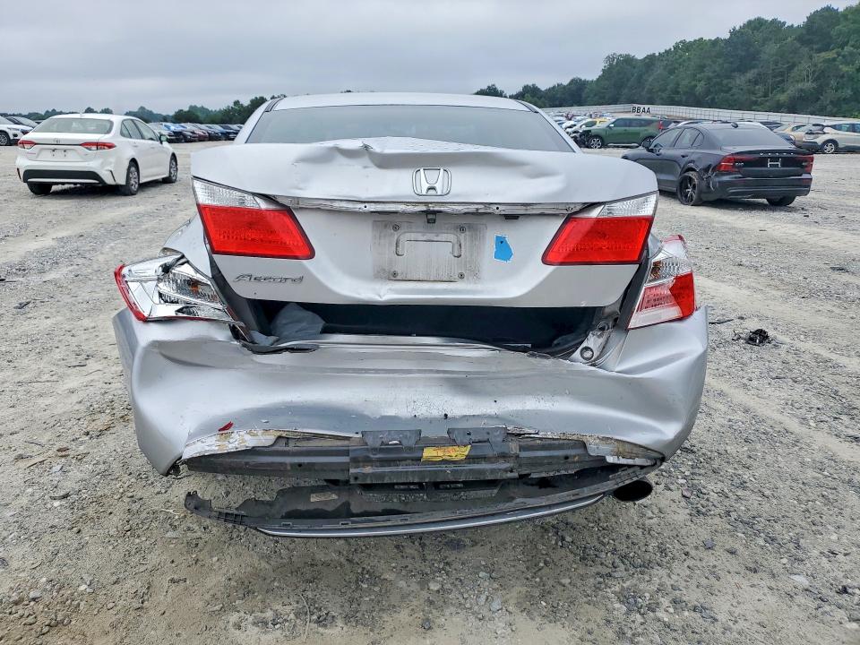 Photo 6 from auction – 2015 HONDA ACCORD with VIN 1HGCR2F73FA031167