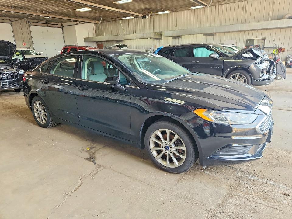 Photo 4 from auction – 2017 FORD FUSION with VIN 3FA6P0HD1HR155266