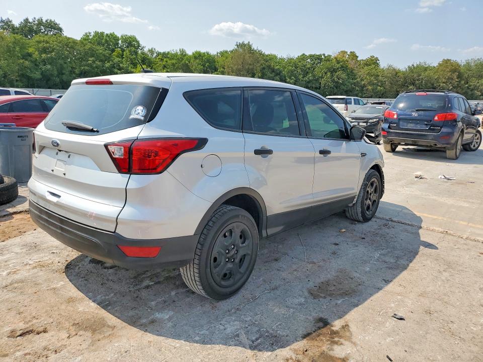 Photo 3 from auction – 2019 FORD ESCAPE with VIN 1FMCU0F76KUA62824