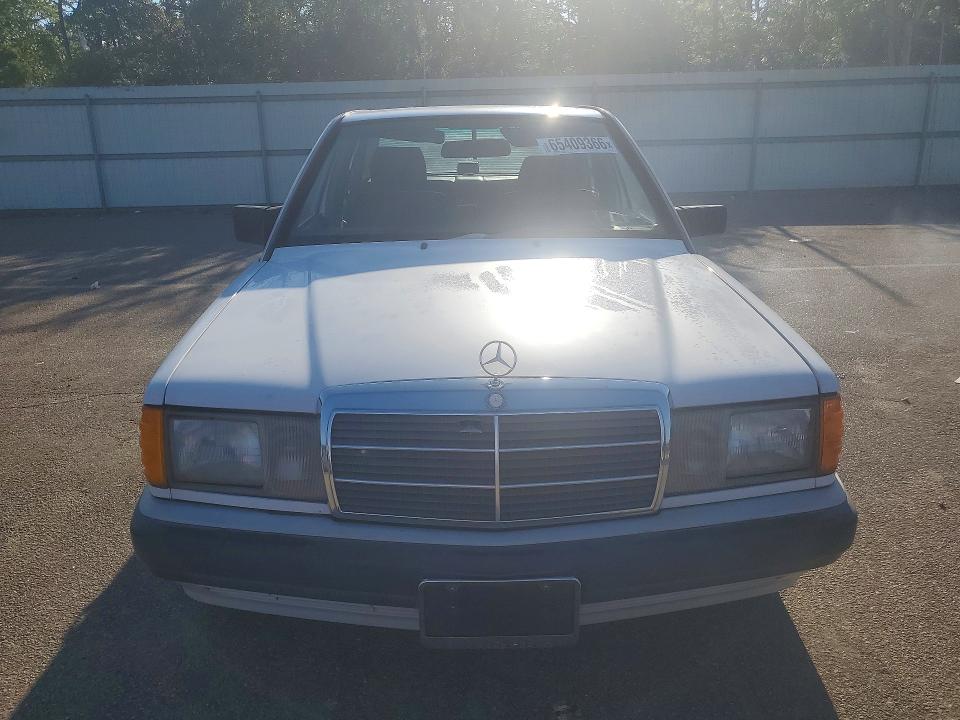 Photo 5 from auction – 1989 MERCEDES-BENZ 190 with VIN WDBDA29D2KF558348