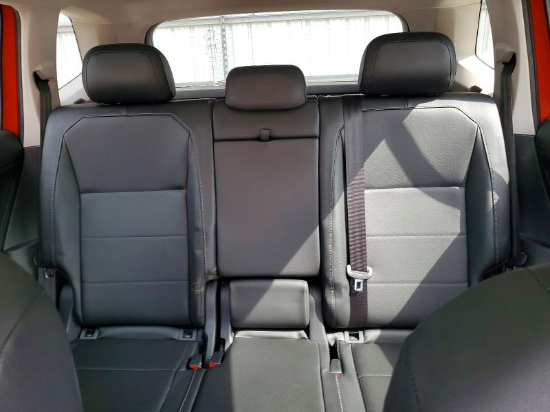 Photo 10 from auction – 2018 VOLKSWAGEN TIGUAN with VIN 3VV2B7AX2JM185062