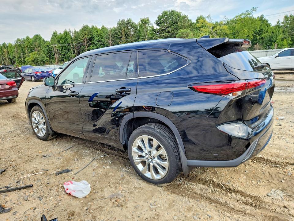 Photo 2 from auction – 2020 TOYOTA HIGHLANDER with VIN 5TDDZRBH4LS045149